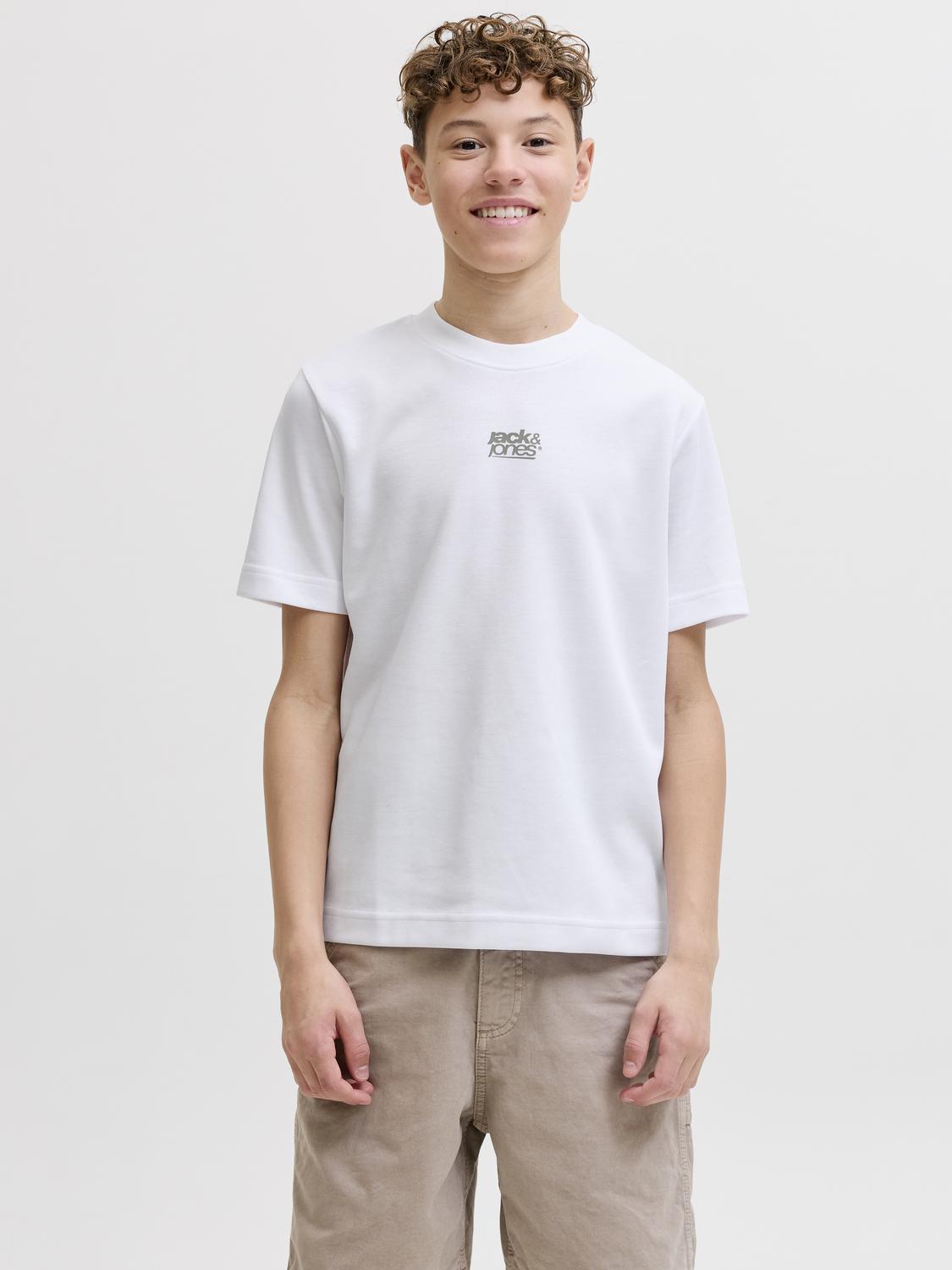 model_shot-front